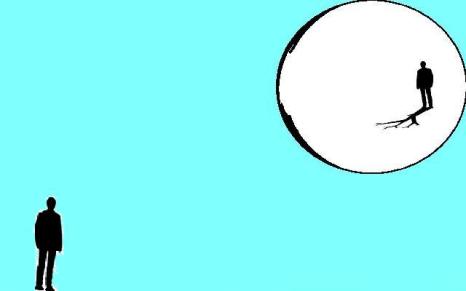 Luna redonda con sombra